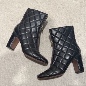 L’autra Chose Quilted Black Ankle Boots